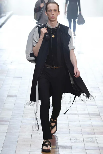 Look 9